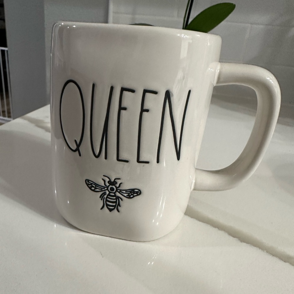 Rae Dunn QUEEN mug